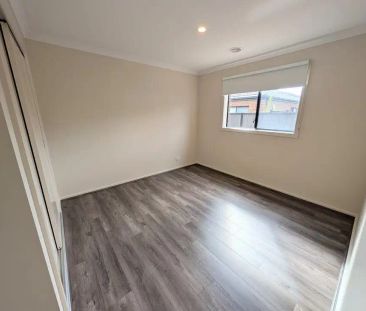 “Prime Location” - Photo 3