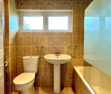 14c Lesley Heights, Glassillan Grove, Greenisland, BT38 8TB - Photo 4