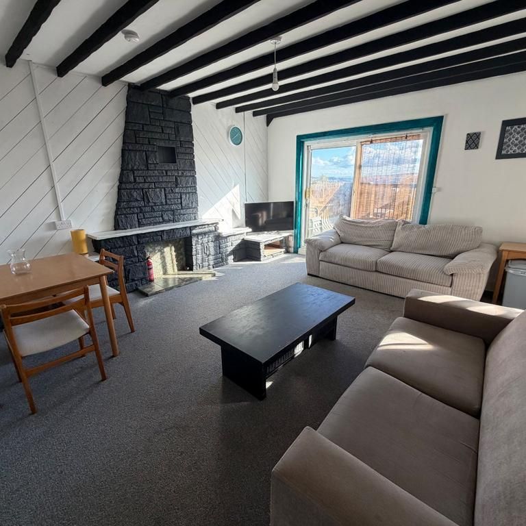 3 bedroom flat to rent - Photo 1