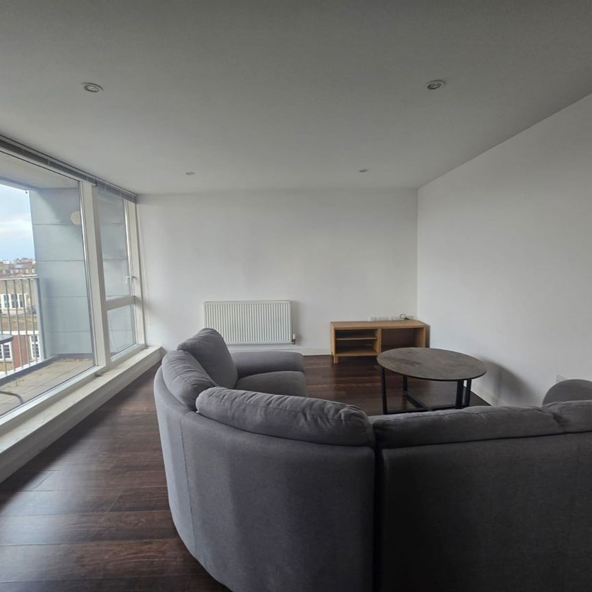 3 Bed Flat, Fairchild House, E2 - Photo 1