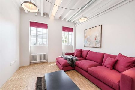 An ideal one bedroom apartment in a stylish converted warehouse. - Photo 2