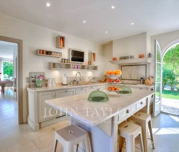 Maison à louer Valbonne, Cote d'Azur, France14 000 EUR / Mois - Photo 4