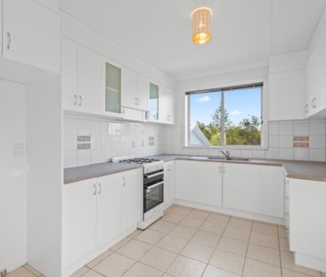 Renovated 2-Bedroom Apartment in Prime Cheltenham Location - Modern... - Photo 5