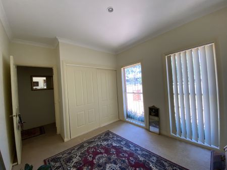 11 Lloyd Street, East Bendigo - Photo 4