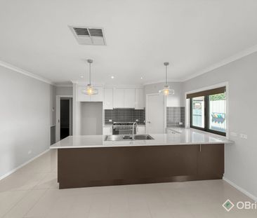 Central Wodonga four-bedroom home. - Photo 6