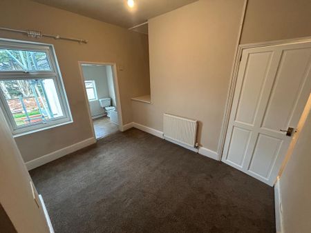 2 bedroom terraced house to rent - Photo 3