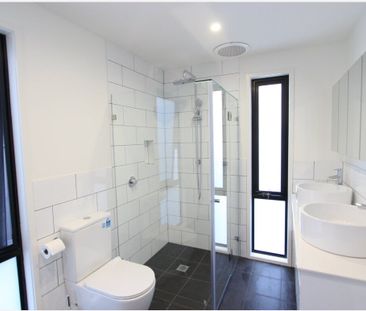 Carlton North - Photo 1