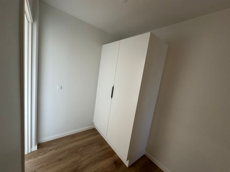 Skøn ny-renoveret 2-vær lejlighed med stor privat altan - Photo 2