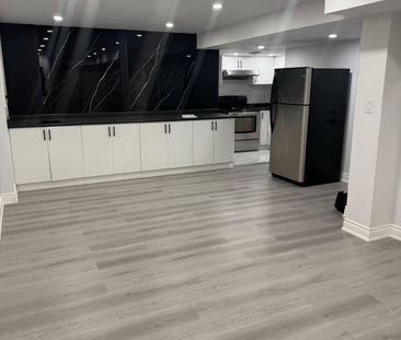 For Lease - 28 Donna Drive, Brampton, Ontario - Photo 3