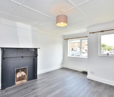 3 bedroom end of terrace house to rent - Photo 1