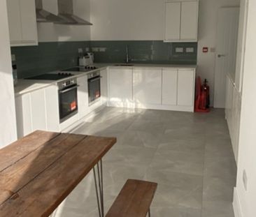 Room in a Shared House, Ardfillan Road, SE6 - Photo 6