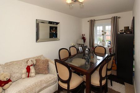 4 bedroom townhouse to rent - Photo 3