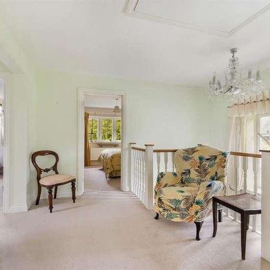 Knightlea Cottage, Quality Street, Merstham, RH1 - Photo 1