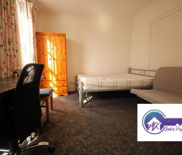 1 Bedroom Room in Flat Share To Rent - Photo 5