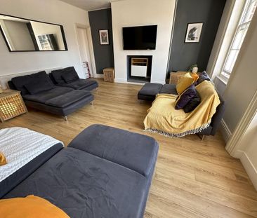 6 bedroom terraced house to rent - Photo 2