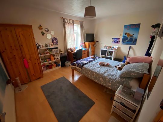 3 Bed Terraced House, Portswood Road, SO17 - Photo 1