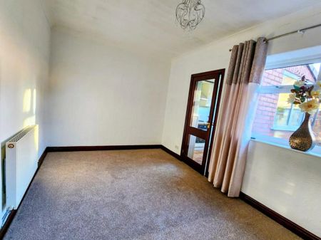 3 bedroom terraced house to rent - Photo 4