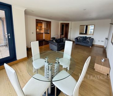 2 bedroom apartment to rent Canute Road, Southampton, SO14 - Photo 1