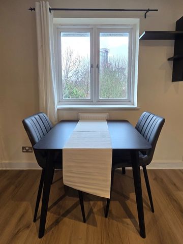 1 Bed Flat, Jamestown Way, E14 - Photo 4