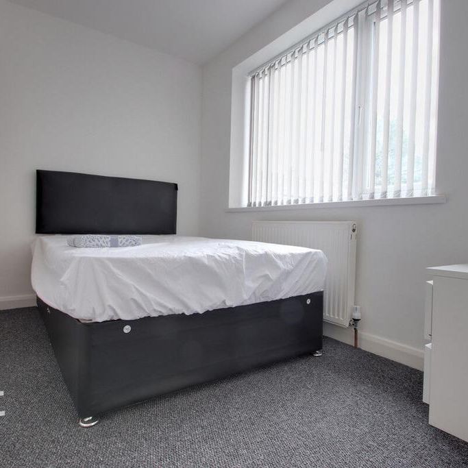 1 bedroom coach house to rent - Photo 1