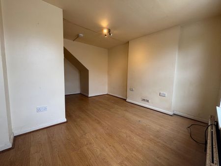 1 Bedroom Flat To Let - HP12 - Photo 3