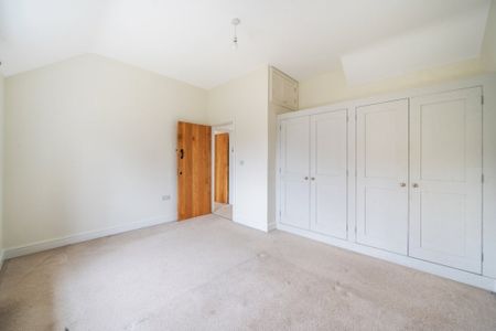 3 bedroom detached house to rent - Photo 2