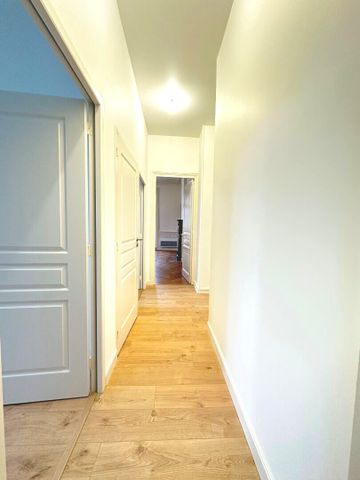 Location Appartement 4 pièces 117m² - Photo 3