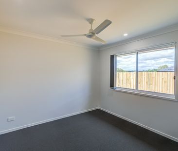 Brand New Family Home - Park Lane Estate! - Photo 1
