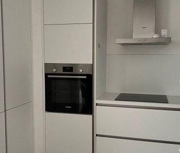 Appartement te huur in Anderlecht voor € 1.050 met 2 slaapkamers - Photo 3