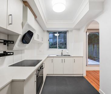 2 Bedroom, Renovated Townhouse - Photo 4