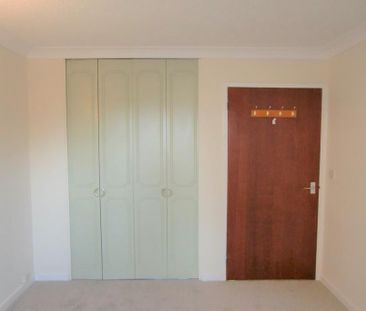 1 bedroom retirement property to rent - Photo 3