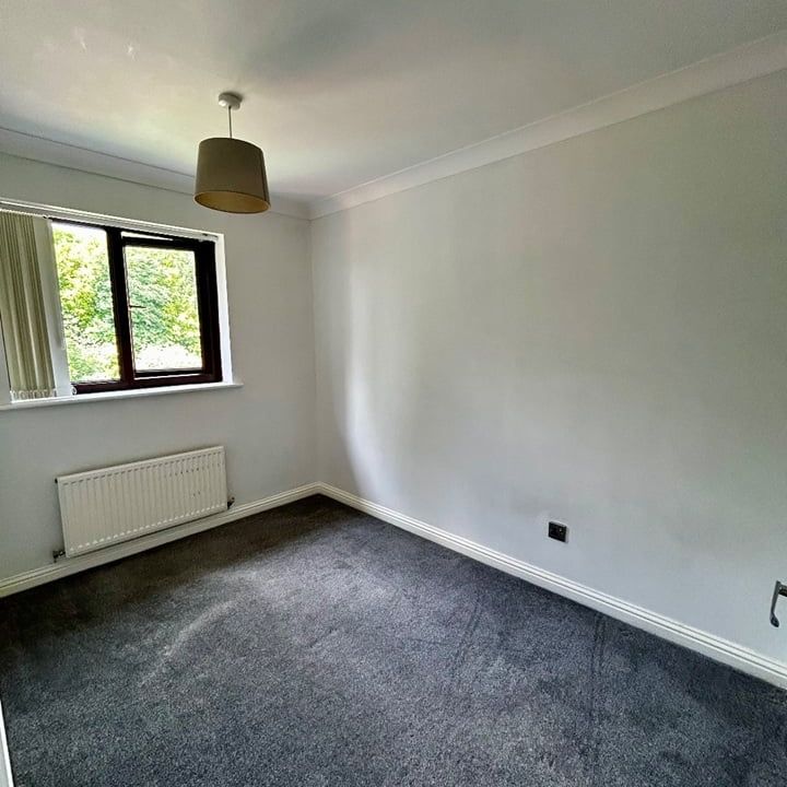 2 Bed Flat, Morley, LS27 - Photo 1