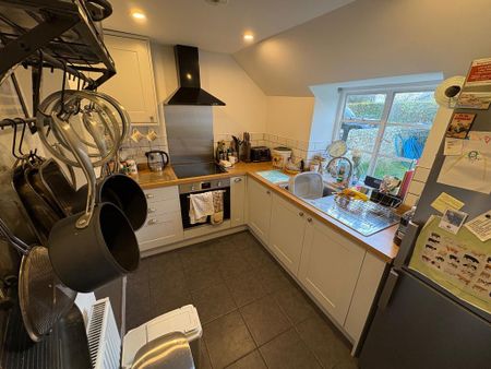 3 bedroom semi-detached house to rent - Photo 4