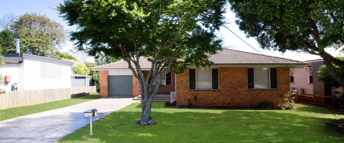 Spacious Family Living in Sought-After East Toowoomba - Photo 1