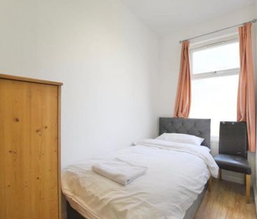 4 bedroom terraced house to rent - Photo 4