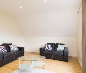 Flat 2, 396 KIRKSTALL ROAD Leeds - LS4 2HQ - Photo 2