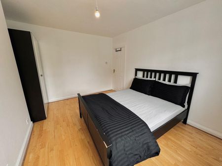 Room in a Shared House, College Road, HA9 - Photo 4