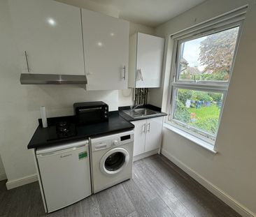 Studio Flat, Blenheim Gardens, SM6 - Photo 2