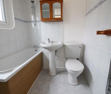 Robinsway, Waltham Abbey EN9 - Photo 6