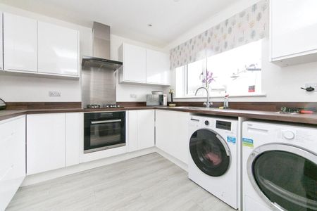 Fourth Avenue - Photo 4