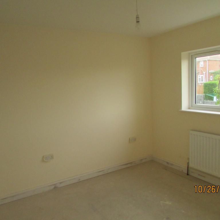 2 bedroom semi-detached house to rent - Photo 1