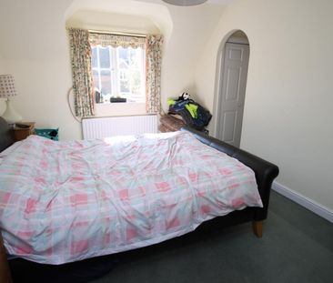 Moatfields, Colchester - Photo 3