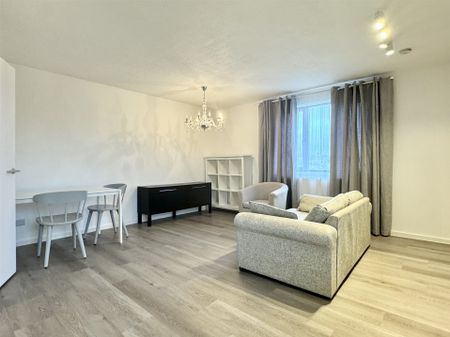 Amsterdam Road, London - Photo 3