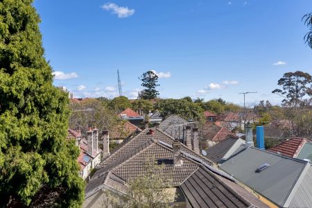Large top floor apartment - pet friendly - Photo 2