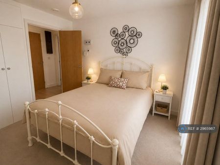 2 bedroom flat to rent - Photo 3