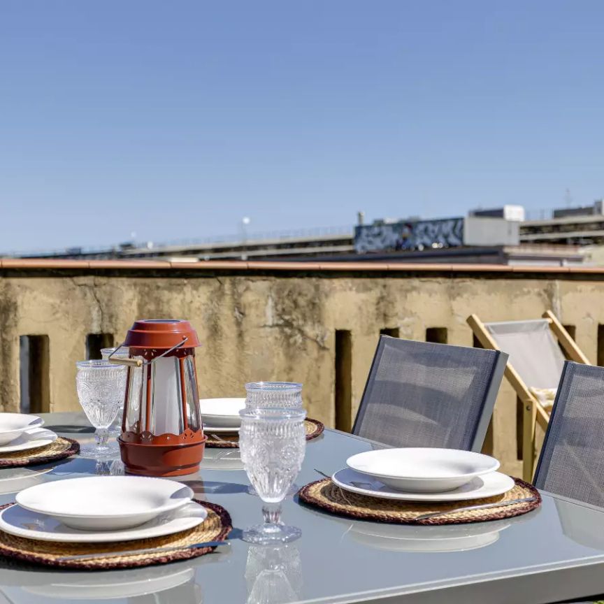 Room in a shared 4-bedroom apartment for rent in Sant Pere Santa Caterina i la Ribera - Photo 1