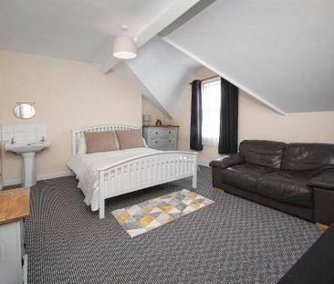 Room 7, 96 Cromwell Road, Belfast, BT7 1JY - Photo 4