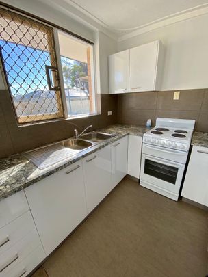 Bright & Modern 3x1 Home in a Prime Location - Photo 1