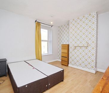 3 bedroom House To Let Total Size: 1066 SQ FT - Photo 5
