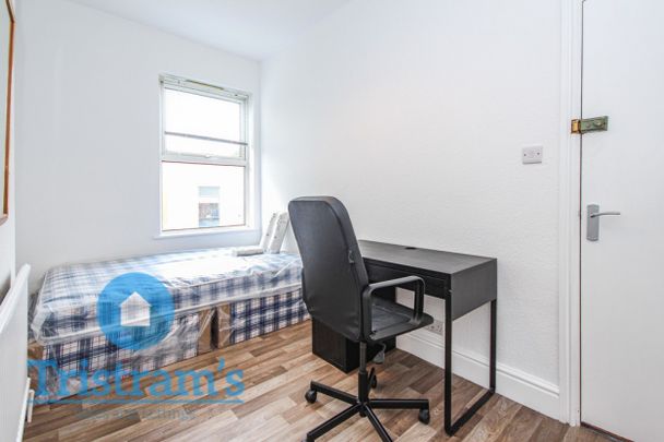 1 bed Apartment for Rent - Photo 1